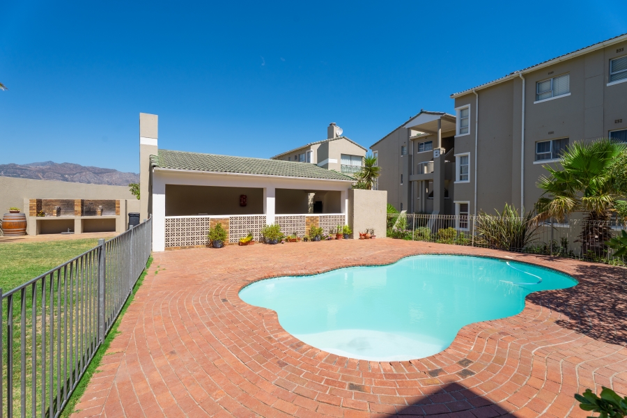 To Let 3 Bedroom Property for Rent in Greenways Golf Estate Western Cape